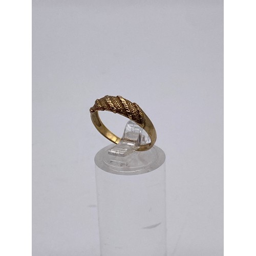 529 - 9CT GOLD ROPE EFFECT BAND 1.5G APPROX.