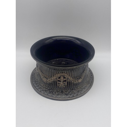 442 - BIRMINGHAM SILVER NEOCLASSICAL FILIGREE TAPERED STAND WITH BLUE GLASS LINER (silver 9OZ approx.)