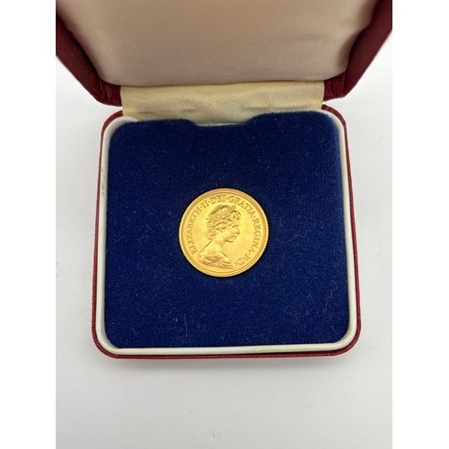 492 - CASED ELIZABETH II 1981 GOLD SOVEREIGN