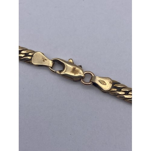 452 - 9CT GOLD HERRINGBONE NECK CHAIN WITH LOBSTER FASTENER 9.3G APPROX