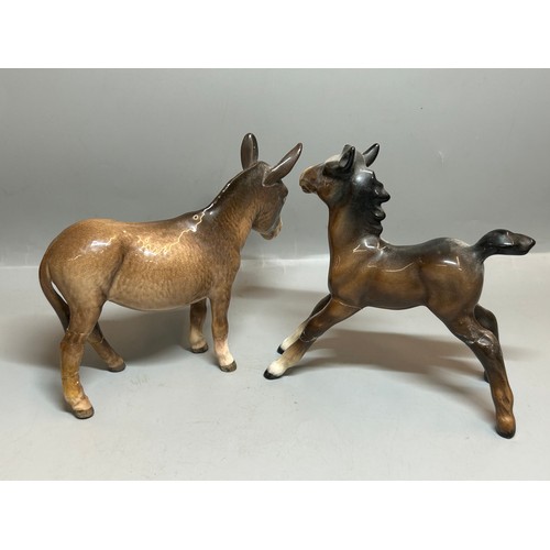 395 - BESWICK GLOSS HORSES AND FOALS A/F