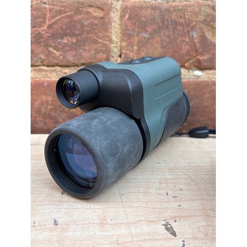 568 - NEWTON NV3 X 42 SPOTTING SCOPE IN NYLON CASE