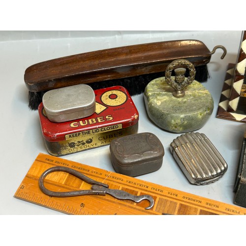 504 - SELECTION OF MISCELLANEOUS ITEMS INCLUDING VINTAGE SPIRIT LEVEL, BOXWOOD RULER, DAMASCUS TYPE CASKET... 