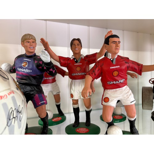 FOUR VIVID IMAGINATION FIGURES X 5 MANCHESTER UNITED