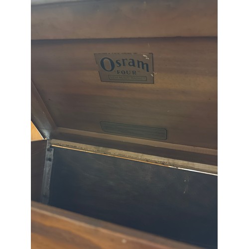 147 - OAK RADIO BOX