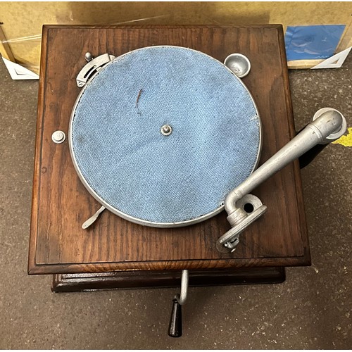 43 - COLUMBIA WIND UP TABLE TOP GRAMOPHONE