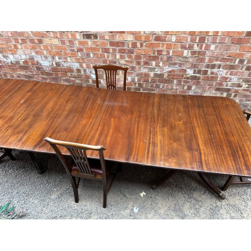 20 - REGENCY STYLE MAHOGANY EXTENDING DINING TABLE WITH TWO LEAVES AND FOUR GEORGIAN DESIGN CHAIRS
