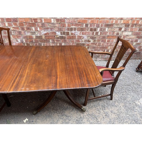 20 - REGENCY STYLE MAHOGANY EXTENDING DINING TABLE WITH TWO LEAVES AND FOUR GEORGIAN DESIGN CHAIRS