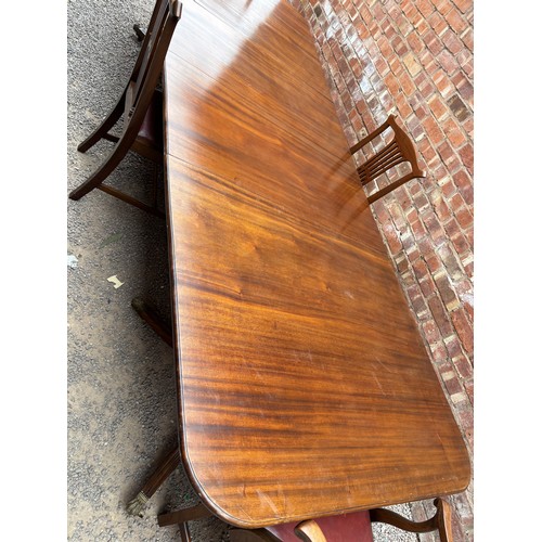 20 - REGENCY STYLE MAHOGANY EXTENDING DINING TABLE WITH TWO LEAVES AND FOUR GEORGIAN DESIGN CHAIRS