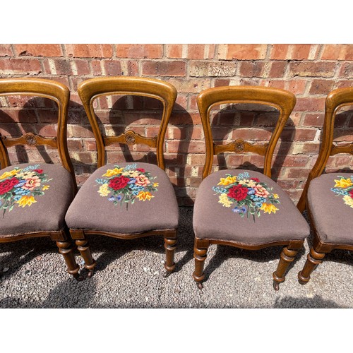 9 - SET OF SIX VICTORIAN OAK KIDNEY BACKED UPHOLSTERED DINING CHAIRS