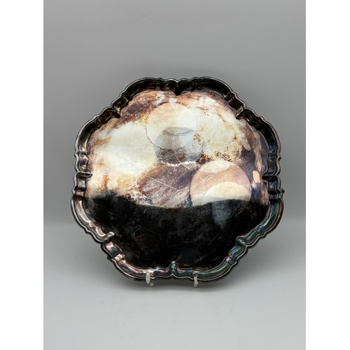 707 - LONDON SILVER SERPENTINE WAITER TRAY ON SCROLL FEET, 32OZ APPROX.