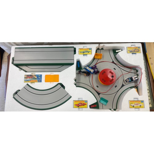 BOXED MATCHBOX M3 SWITCH TRACK RACING SET