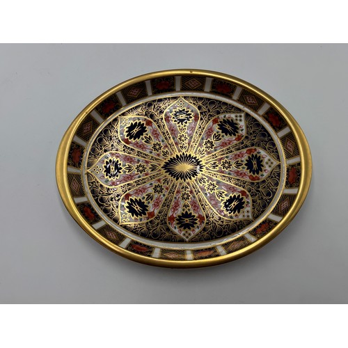 513 - ROYAL CROWN DERBY IMARI PATTERNED MINIATURE TEA SET ON OVAL TRAY (SECONDS)