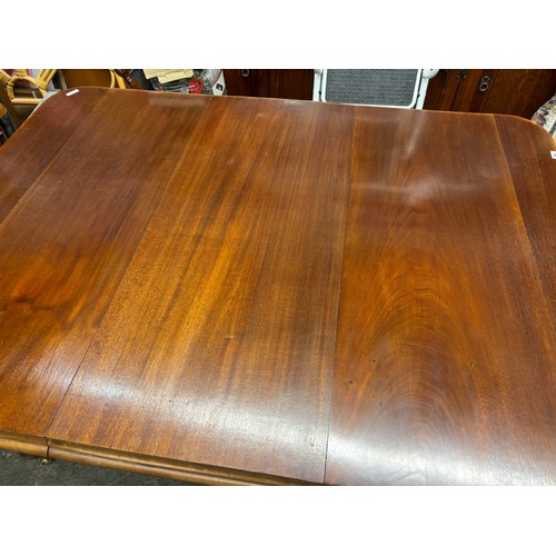 8 - VICTORIAN MAHOGANY D-END EXTENDING DINING TABLE ON TAPERED FLUTED LEGS