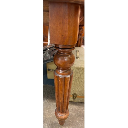 8 - VICTORIAN MAHOGANY D-END EXTENDING DINING TABLE ON TAPERED FLUTED LEGS