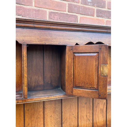 51 - SUPERB QUALITY MID 18TH CENTURY DESIGN OAK POTBOARD DRESSER WITH DELFT RACK