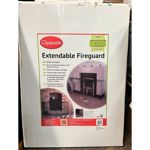 BOXED EXTENDABLE FIRE GUARD