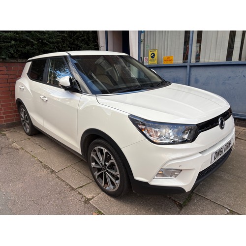 1 - 2016 SSANGYONG TIVOLI ELX SUV REGISTRATION DM61 DRM-MOT DEC 2025.FSH LESS THAN 9500 MILES PETROL. (T... 