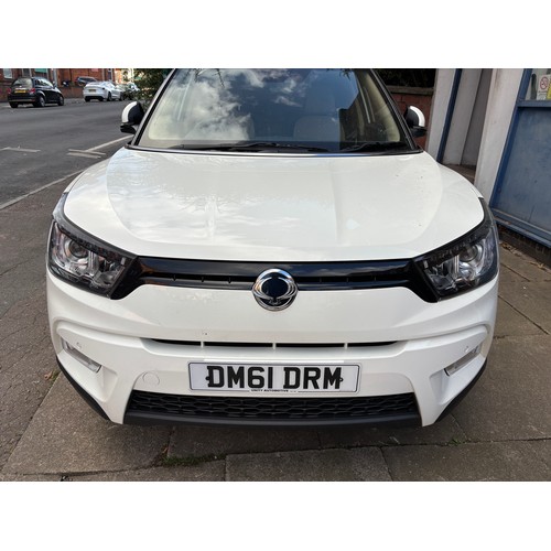 1 - 2016 SSANGYONG TIVOLI ELX SUV REGISTRATION DM61 DRM-MOT DEC 2025.FSH LESS THAN 9500 MILES PETROL. (T... 