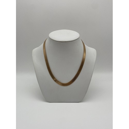 565 - 9CT GOLD TEXTURED MESH NECKLACE WITH LOBSTER CLAW FASTENER 19.9G