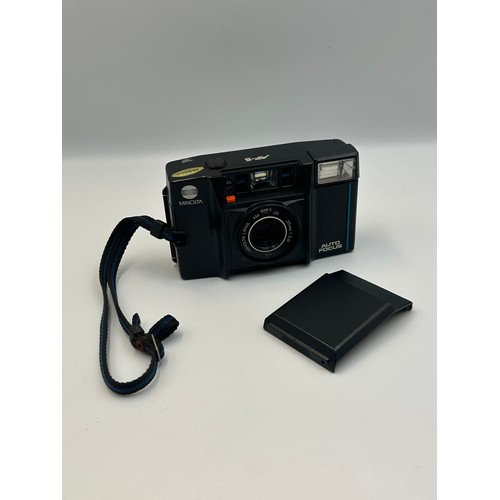 774 - PENTAX Z10, MINOLTA AF-S AND A CANON SURE SHOT Z135, PLUS A PAIR OF PRAKTICA SPORT 10X25 BINOCULARS