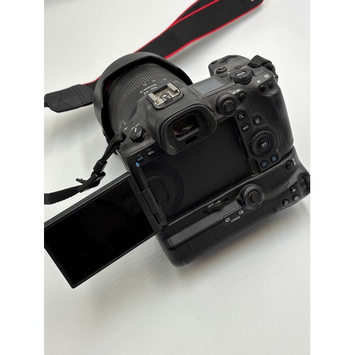 547 - CANON EOS R5 WITH A CANON RF 24-105MM F/4L IS USM LENS IN LOWERPRO CARRY CASE