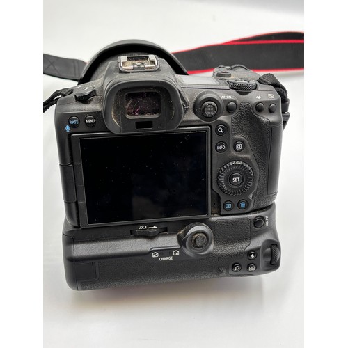 547 - CANON EOS R5 WITH A CANON RF 24-105MM F/4L IS USM LENS IN LOWERPRO CARRY CASE