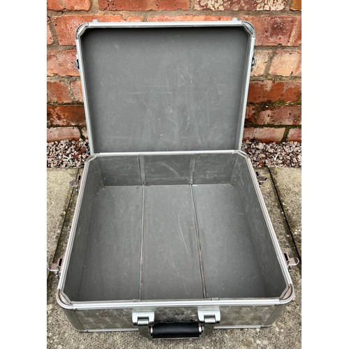775 - HARD SHELL TRAVEL CASE