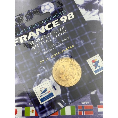 782 - UNOPENED OFFICIAL FRANCE 1998 WORLD CUP MEDALLION COLLECTION BINDER WITH COMPLETE MEDALLIONS IN BLIS... 