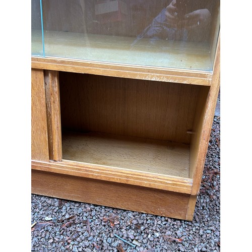 46 - 1950/60'S OAK SLIDING DOOR CABINET