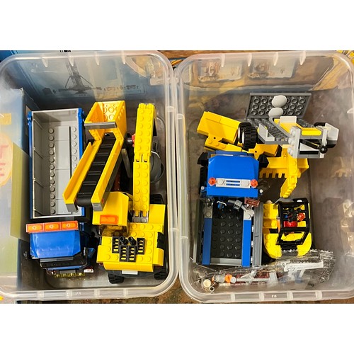 SELECTION OF LEGO CITY CONSTRUCTION KITS (8)