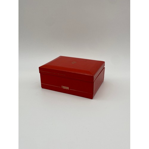 690 - VINTAGE TUDOR BY ROLEX WATCH PRESENTATION BOX