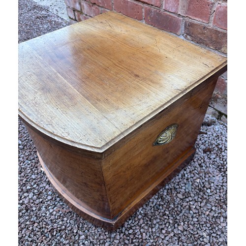 6 - VICTORIAN MAHOGANY BOW FRONT BOX COMMODE