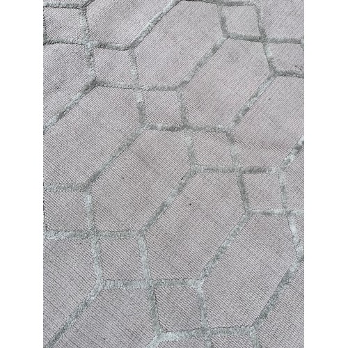 45 - KOKO LARGE SILVER CARPET