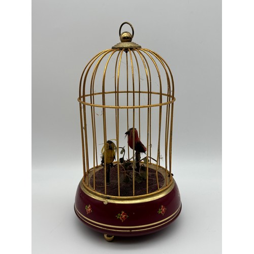 495 - BIRD IN CAGE AUTOMATON