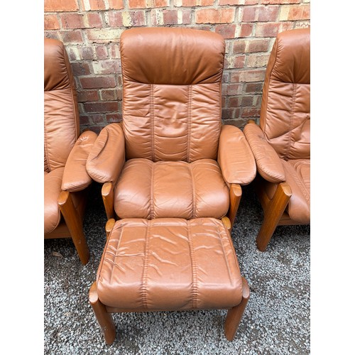 102 - EKORNES NO.625 BROWN WOODEN SHOW FRAME SOFA SUITE WITH STORAGE STOOL