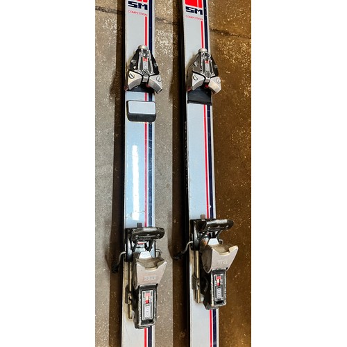 32 - PAIR OF FRENCH ROSSIGNOL SM COMPETITION SKIS
