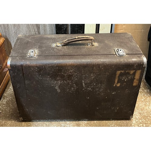 30 - CASED SINGER ELECTRIC SEWING MACHINE