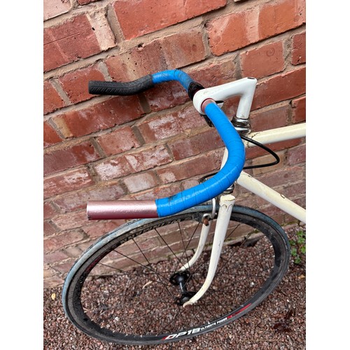 WHITE RACING BICYCLE