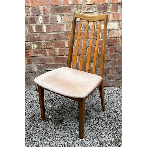 1A - G PLAN CIRCULAR DINING TABLE AND FOUR DINING CHAIRS