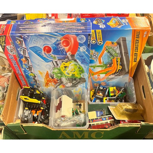 395 - CARTON CONTAINING DIE CAST MODEL BUSES, TRUCK, LEGO
