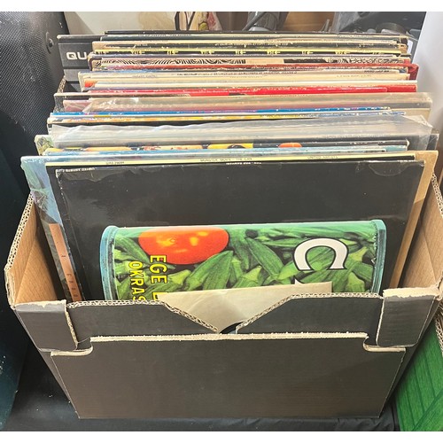 393 - BOX OF 1960/70'S VINYL LP RECORDS - PSYCHEDELIC/PROG ROCK INCLUDING QUATERMASS - GATEFOLD (SHVL775),... 