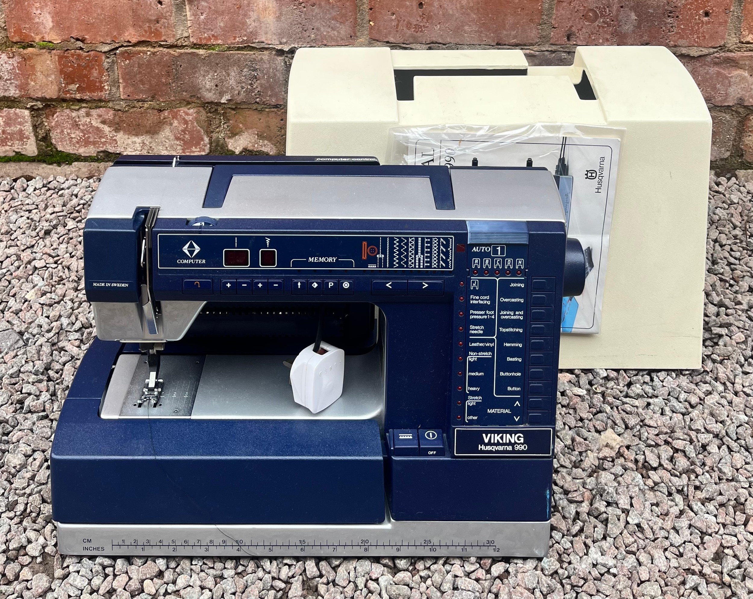 HUSQVARNA PRISMA 990 SEWING MACHINE