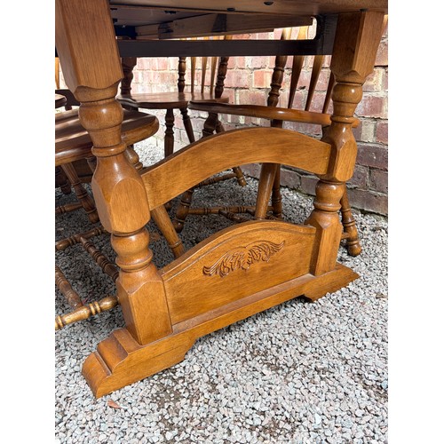 6 - LIGHT OAK FARMHOUSE STYLE EXTENDING DINING TABLE WITH SPINDLE BACK CHAIRS