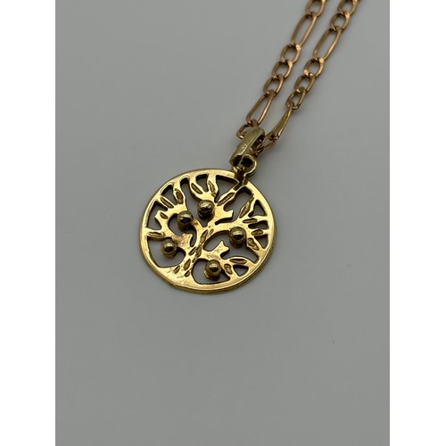 476 - 585 14CT TREE OF LIFE ROUND PENDANT ON ROSE GOLD FIGARO CHAIN 4G OVERALL.