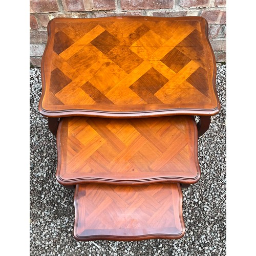 66 - NEST OF THREE MAHOGANY PARQUETRY CABRIOLE LEG TABLES