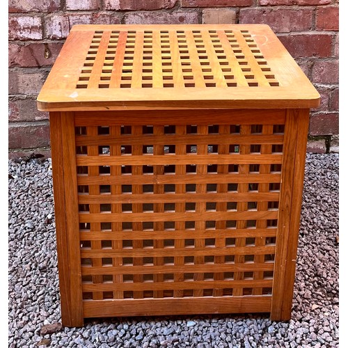 82 - LATTICE TEAK LINEN CUBE BIN