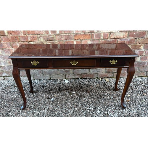 68 - MAHOGANY SIDE TABLE FITTED WITH THREE FRIEZE DRAWERS ON CABRIOLE LEGS