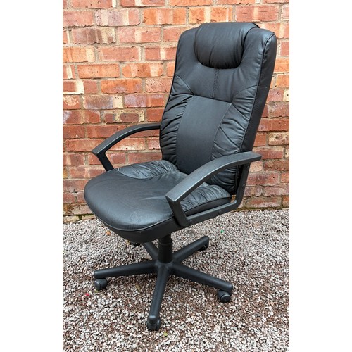 119 - HYDRAULIC ACTION BLACK OFFICE SWIVEL ARMCHAIR