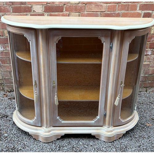 71 - REPRODUCTION VICTORIAN STYLE BLEACHED ASH GLAZED CREDENZA/SIDE CABINET